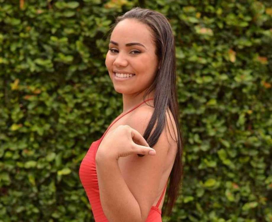 A rubro-negra Mariana Alves adora posar para fotos nas redes sociais