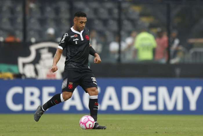 Zagueiro Werley volta aos gramados ap&oacute;s trag&eacute;dia no CT do Flamengo