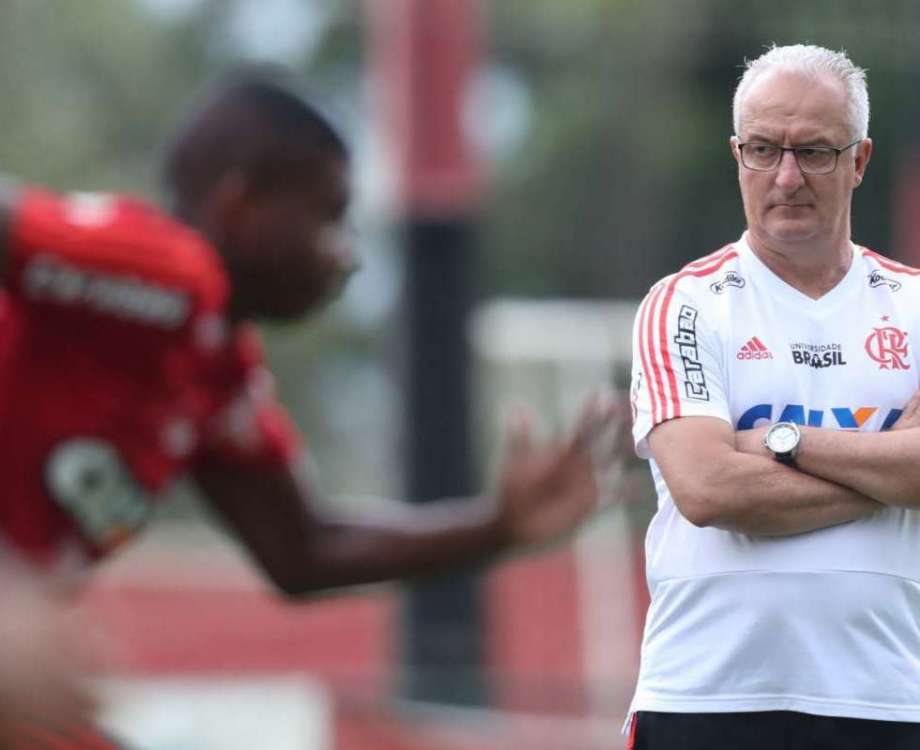 O técnico Dorival Júnior reafirmou ao elenco Rubro-Negro que Diego Alves cometeu ato de indisciplina