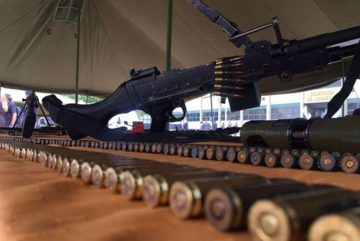 Fuzis e munições estavam na carga de 620 armas que traficantes enviariam da Argentina para o Rio