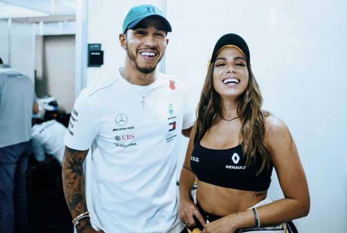 Anitta e Lewis Hamilton no GP do Brasil, em Interlagos