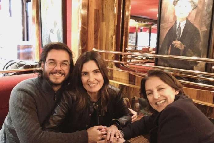 Fátima Bernardes conhece família de Túlio Gadelha, em Paris