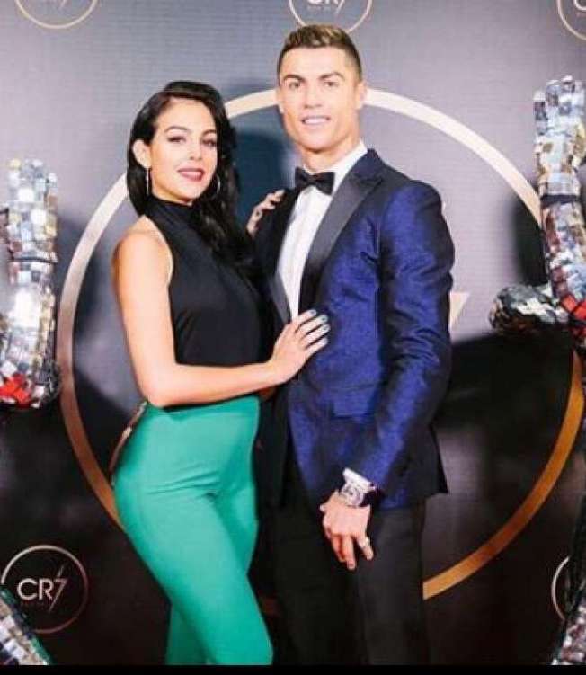 Cristiano Ronaldo pede Georgina Rodr&iacute;guez em casamento