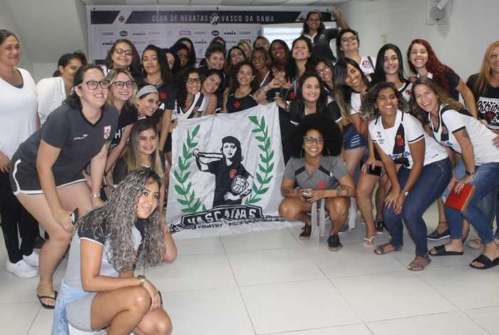 Torcedoras do Vasco viram a necessidade de criar uma ação nas mídias sociais chamada Vascaínas Contra o Assédio