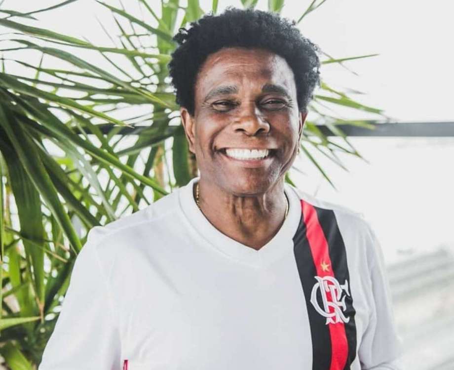 Sambista Neguinho da Beija-Flor, torcedor do Flamengo
