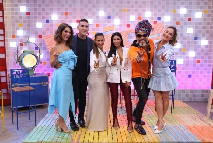 Thalita, André, Simone, Simaria, Brown e Claudia: elenco do programa