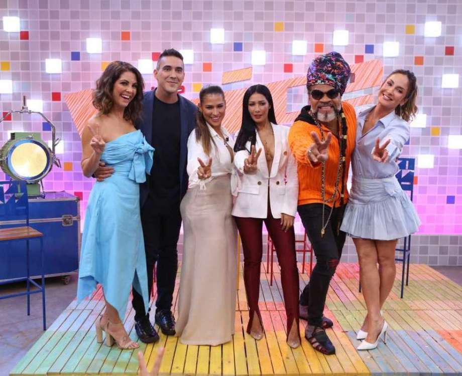 Thalita, André, Simone, Simaria, Brown e Claudia: elenco do programa