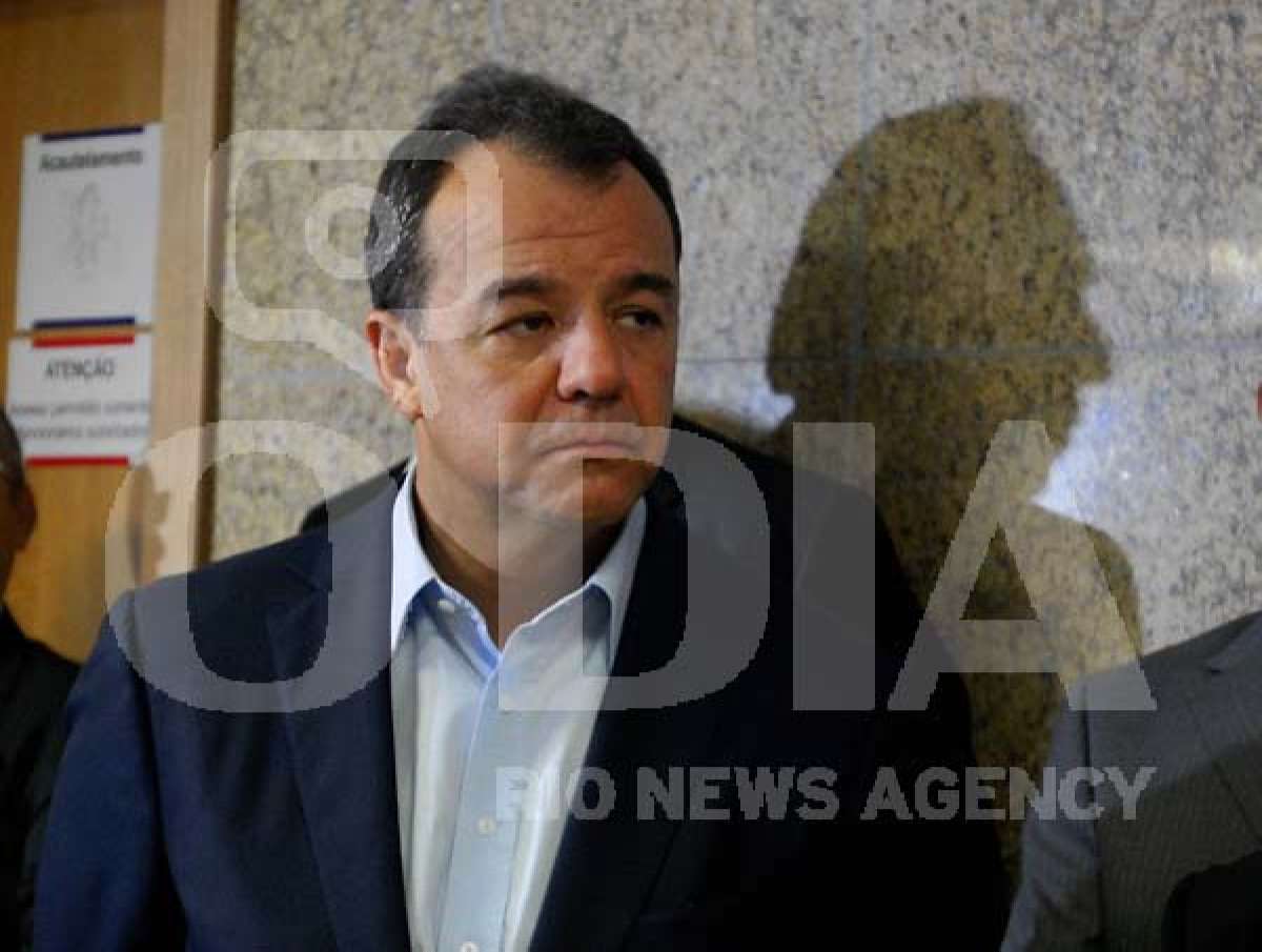 Cabral com a sombra de Pez&atilde;o