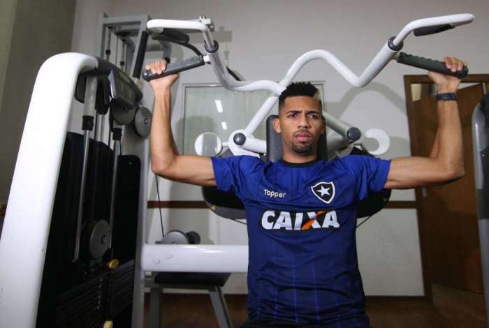 Matheus Fernandes ficou perto de fechar com o Genoa, da Itália, mas deve mesmo ser vendido ao Palmeiras por cerca de R$ 20 milhões