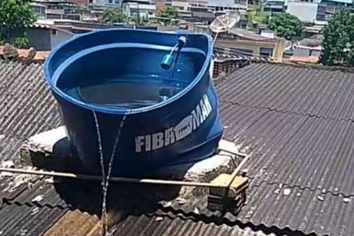 Parece Mentira Caixa D Agua Derrete Em Bangu Por Causa Do Forte Calor No Rio Mh Geral
