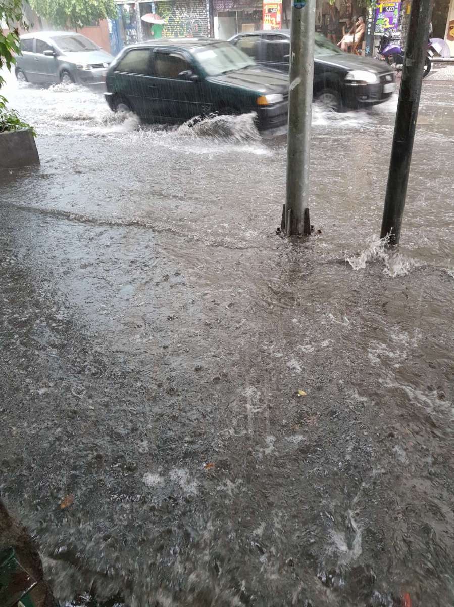 A Lapa ficou alagada depois do temporal