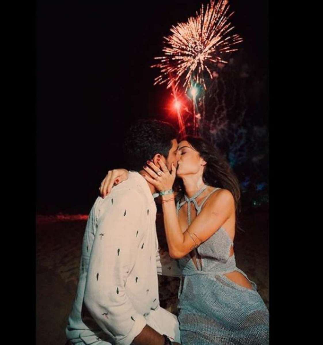 Thaila e Renato anunciaram noivado no Ano Novo