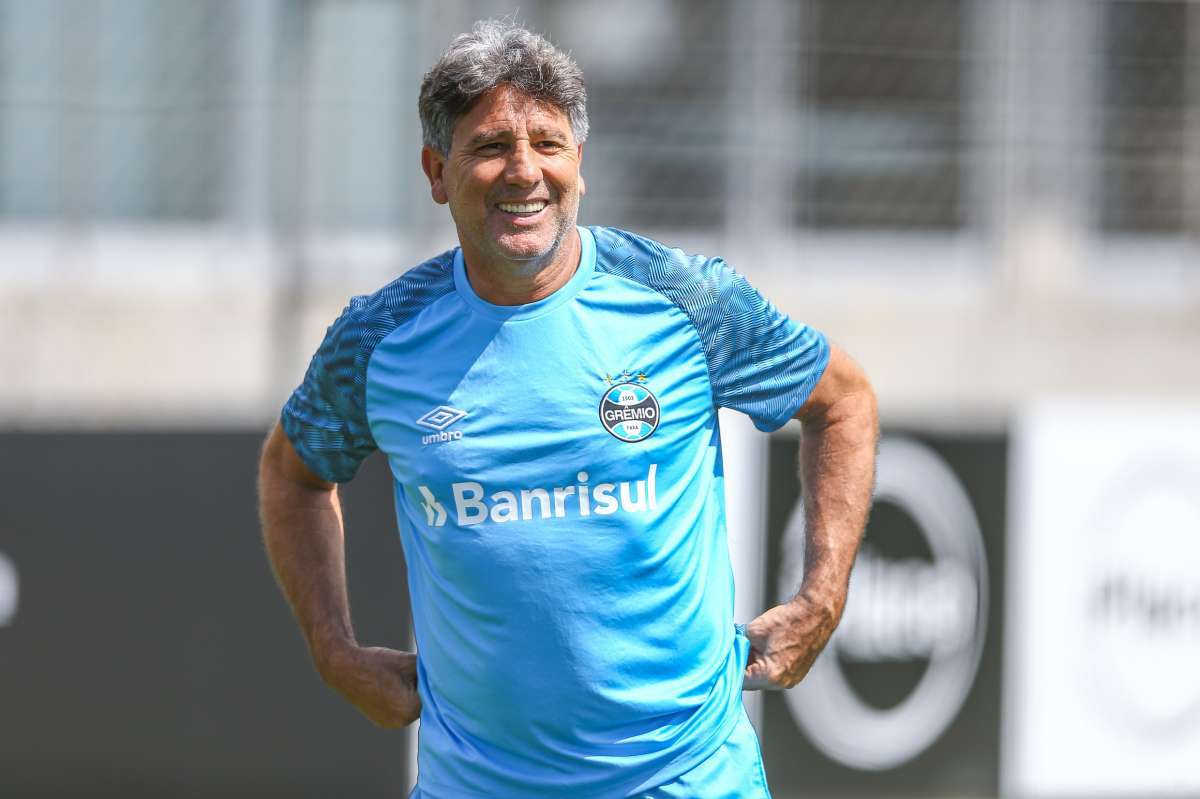 Renato Gaúcho alfineta Flamengo e rebate Jesus: 'Não tenho R$ 160 milhões para gastar'