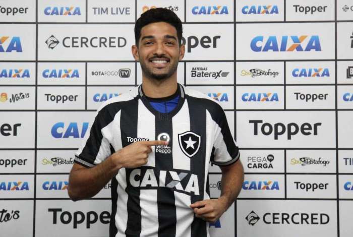 Camilo foi um dos destaque do Botafogo em 2016. Alan Santos vestiu a camisa alvinegra pela primeira vez