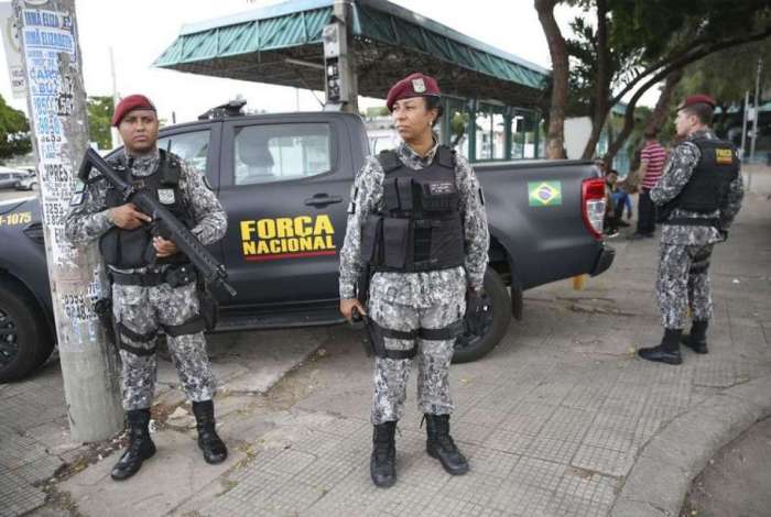 O sistema de transporte público de Fortaleza e da região metropolitana operou abaixo do normal nesta segunda-feira, segundo informou o Sindicato das Empresas de Transporte de Passageiros do Estado do Ceará (Sindiônibus).