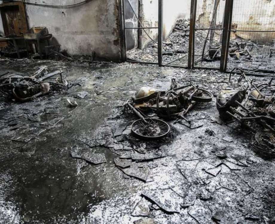 Um loja de revenda de motocicletas foi atacada na madrugada desta segunda-feira, no bairro Couto Fernandes, em Fortaleza.