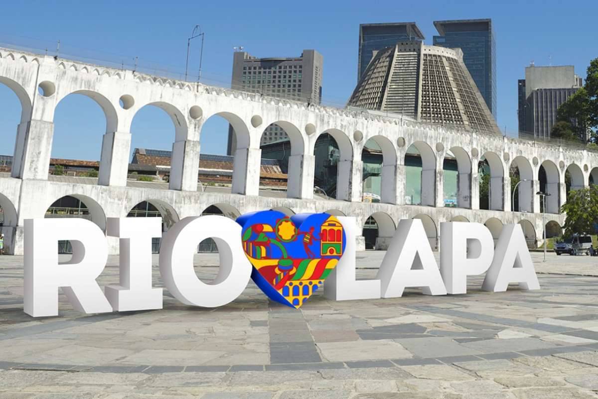 Inspirada em peças de cidades como Amsterdã ("I Amsterdam") e Nova York ("I love NY"), a peça RioAmaLapa terá 2 metros de altura por 11 metros de largura e ficará a 80 metros de distância dos Arcos da Lapa