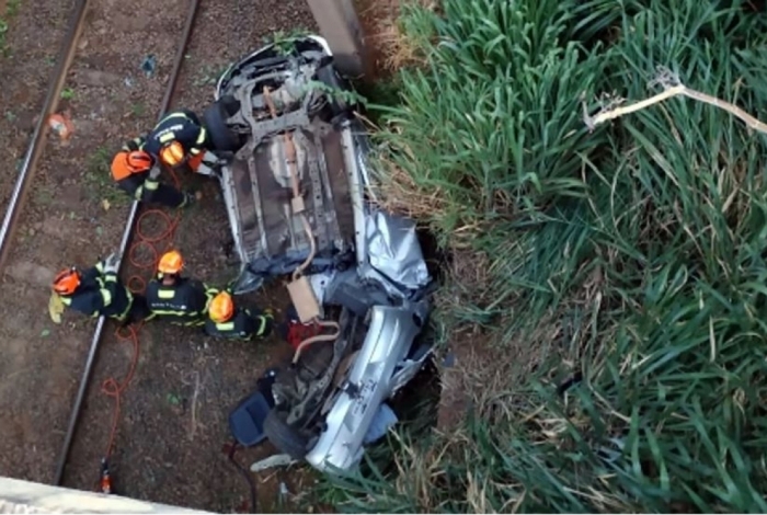 Ana Paula Braga, 36 anos, e Dimas Henrique Marques Argentin, 27 anos, morreram após o carro despencar de viadutos de 15 metros de altura em Americana (SP)