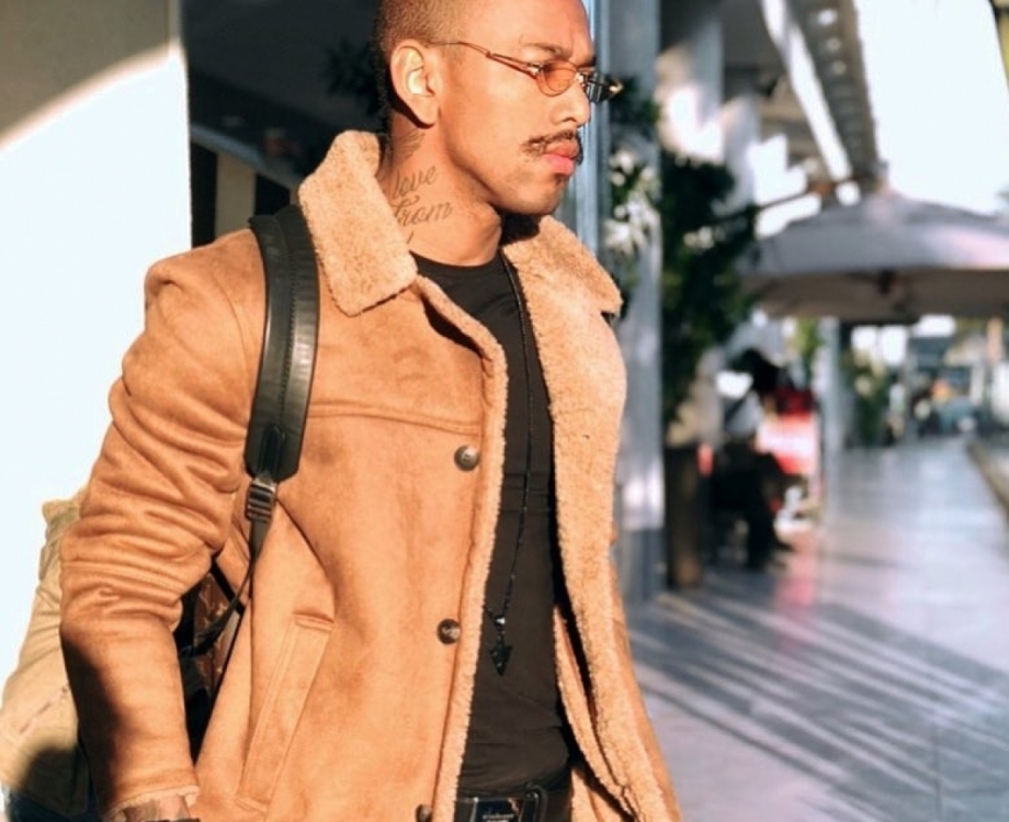 Mãe de Nego do Borel defende filho de acusações de transfobia