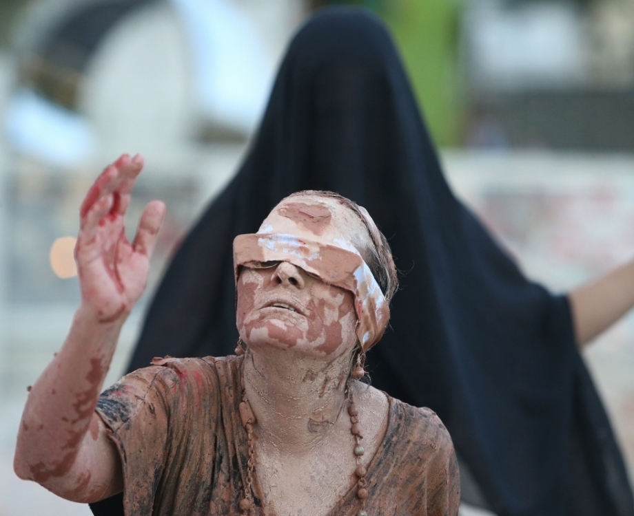 Manifestantes fazem protesto em sede da Vale