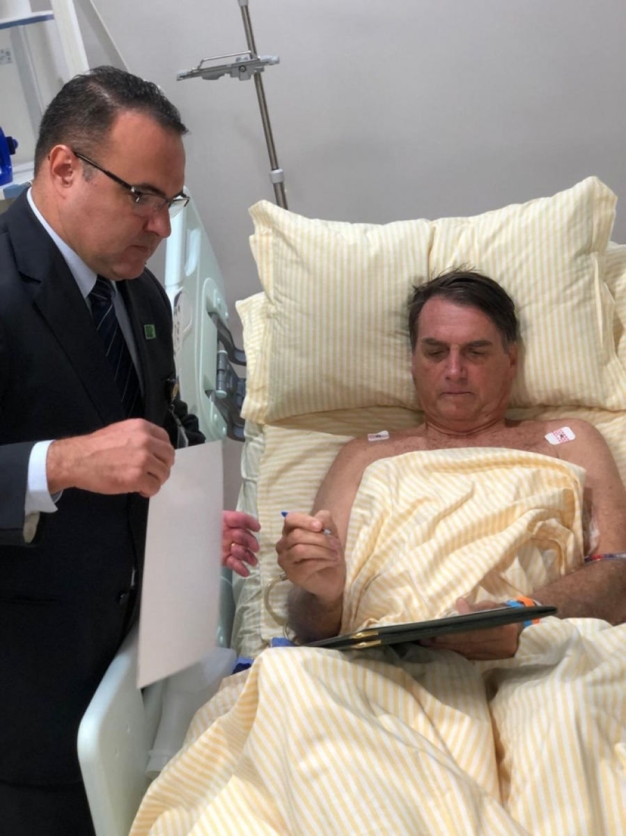 Presidência divulga primeira foto de Bolsonaro após a cirurgia - Divulgação