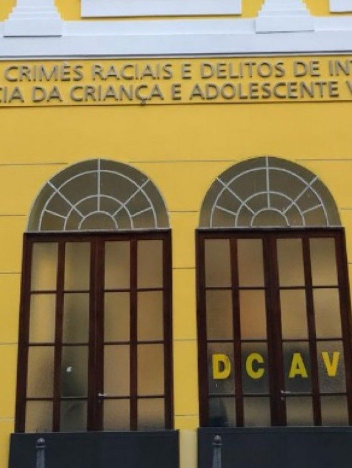 A m&atilde;e da menina foi &agrave; Delegacia de Crimes Raciais e Delitos de Intoler&acirc;ncia (Decradi) para registrar a ocorr&ecirc;ncia