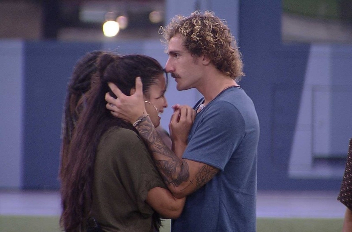 Alan se despedindo de Hana na eliminação da carioca