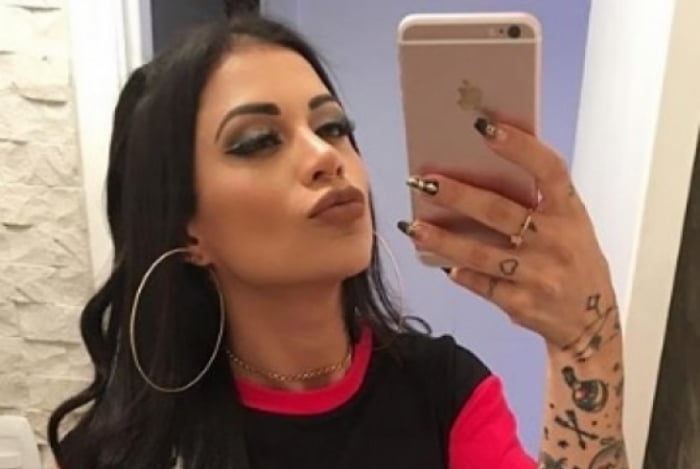 MC Marcelly lança novo funk. Vem ver!