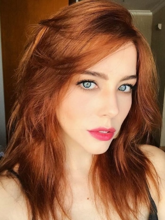 Bia Arantes muda o visual