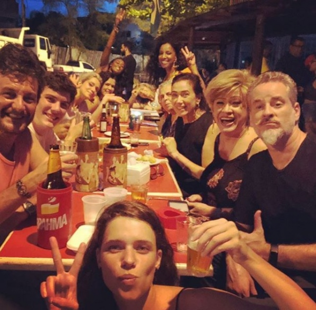 Elenco comemorou epis&oacute;dio 100