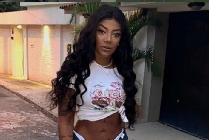 Ludmilla aproveitou o Bloco da Preta