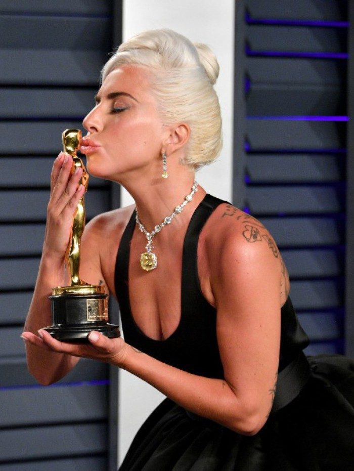 Lady Gaga usa diamante de US$ 30 milh&otilde;es, cerca de 112 milh&otilde;es de reais, no Oscar 2019