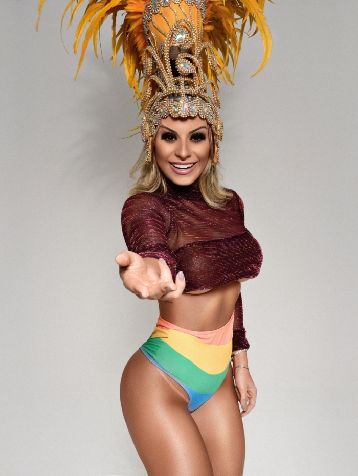Arícia Silva estreia no carnaval carioca