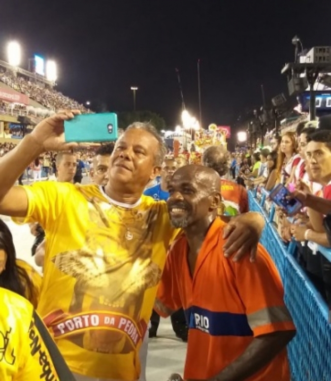 Gari Renato Sorriso rouba a cena na Marquês de Sapucaí - Jessyca Damaso/Agência O Dia