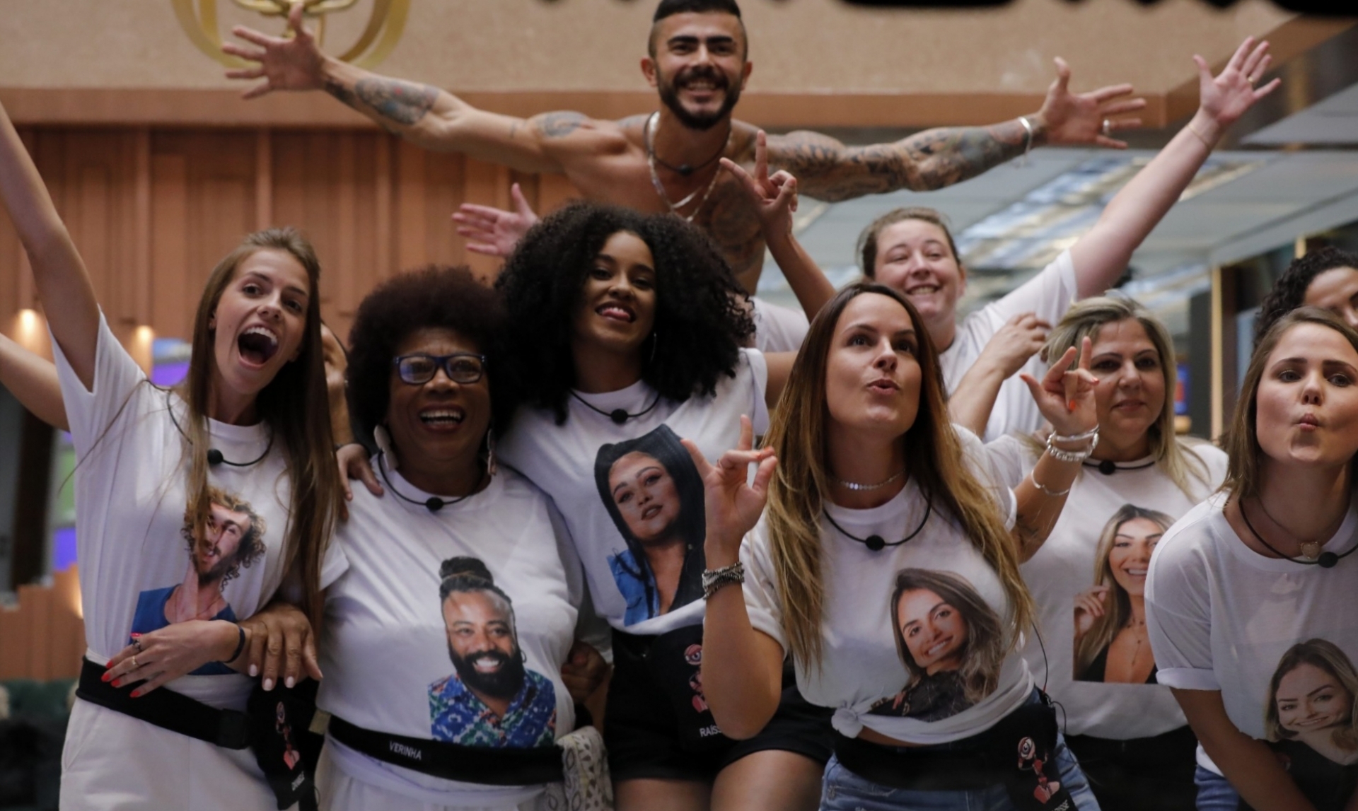 Familiares dos participantes chegam &agrave; casa do BBB