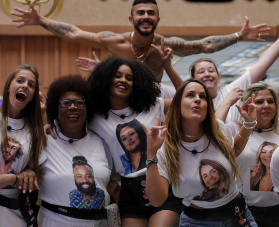 Familiares dos participantes chegam &agrave; casa do BBB