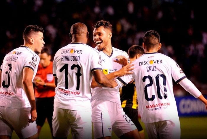 A LDU venceu o Peñarol por 2 a 0, na primeira rodada da Copa Libertadores