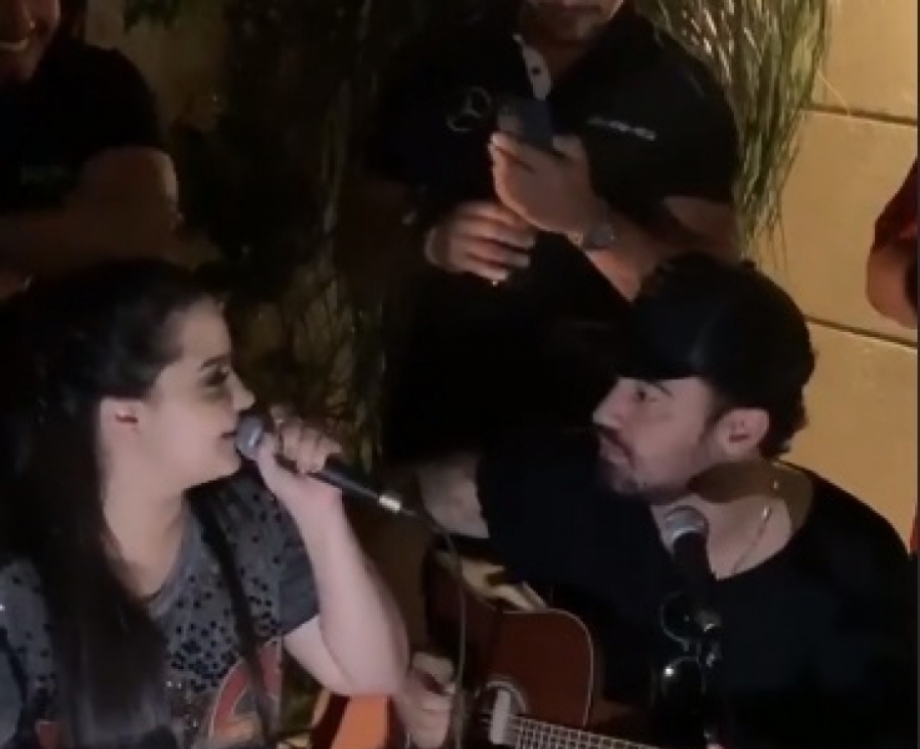 Maiara e Fernando em clima de romance