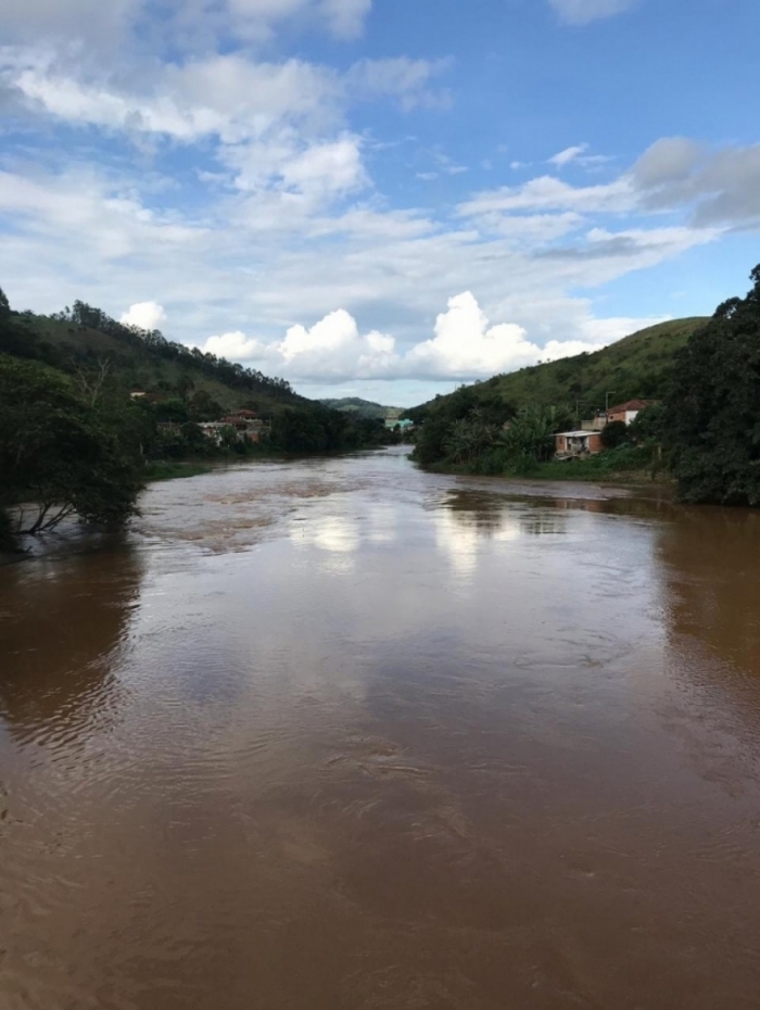 Nível elevado do Rio Preto preocupa Defesa Civil e moradores de Rio das Flores