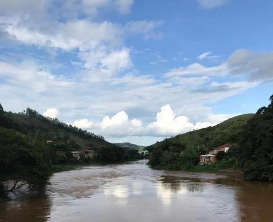 Nível elevado do Rio Preto preocupa Defesa Civil e moradores de Rio das Flores