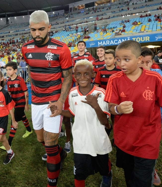 Nego Ney entrou de mãos dadas com Gabigol no Maracanã
- Alexandre Vidal / Flamengo