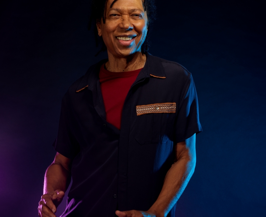 Djavan lan&ccedil;a seu novo disco, Ves&uacute;vio 