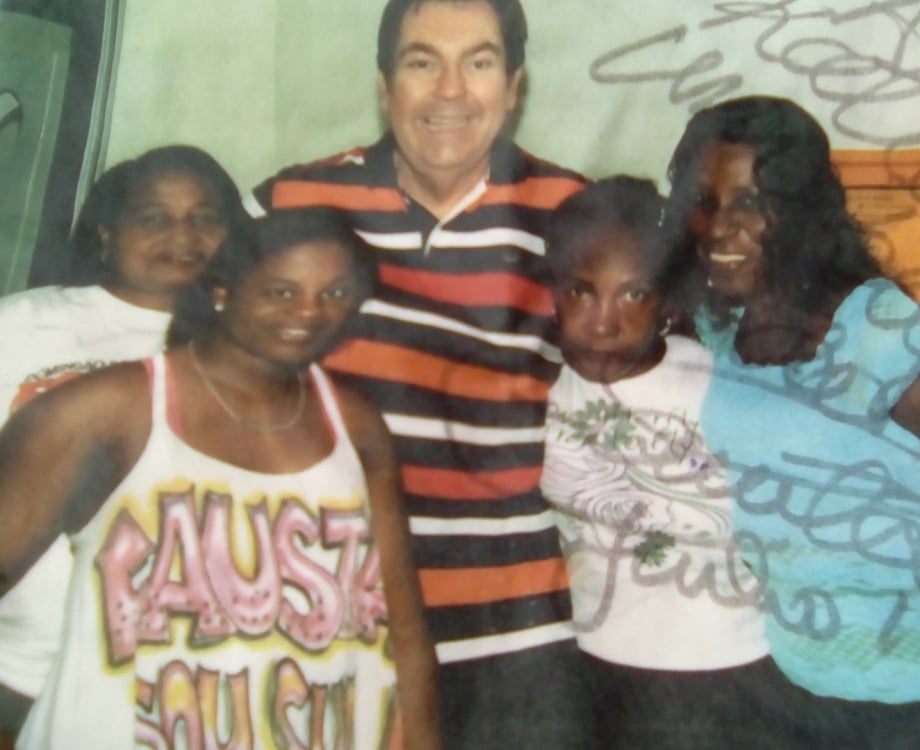 Da esquerda para direita: Guaraci Moura, Mara Lúcia Cesário, Faustão, Mary Joe e Katia Lima