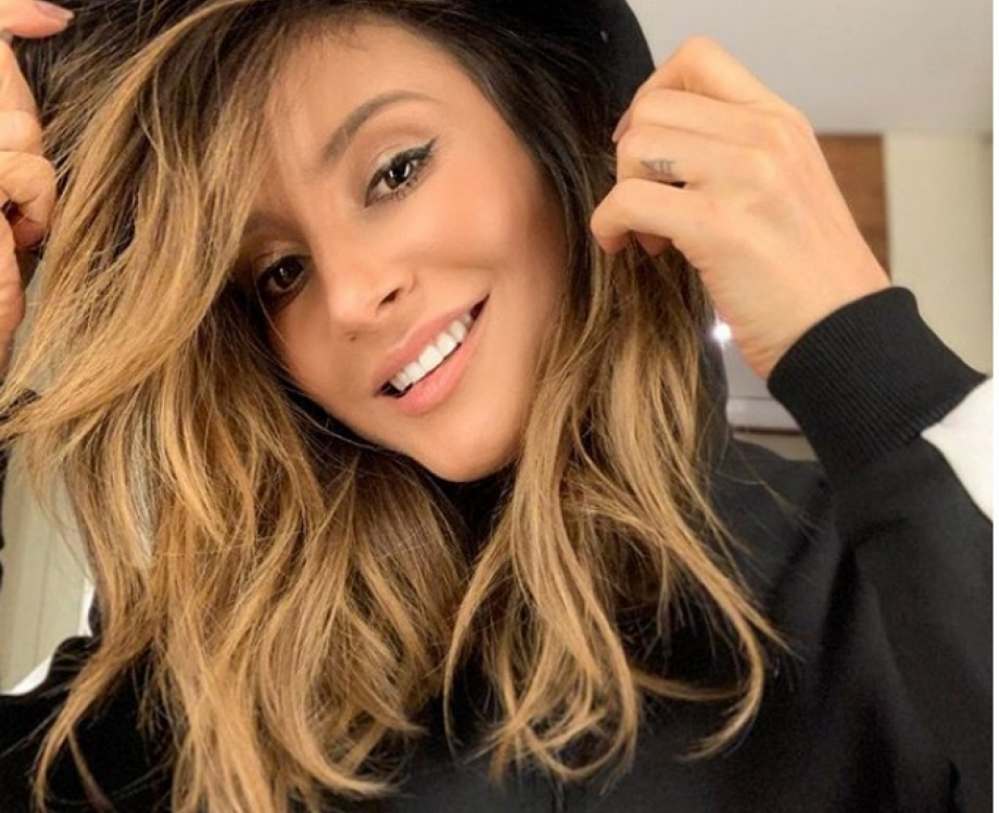 O louro de Claudia Leitte continua sendo tendência no Outono