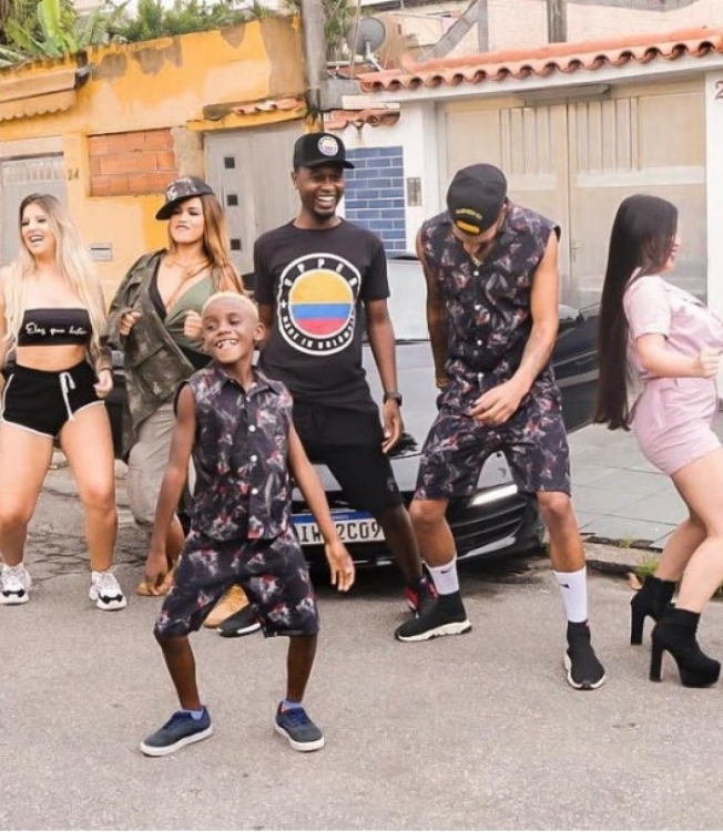 Nego Ney grava clipe, previsto para ser lançado com início de abril, com DJ lindão e vários famosos.