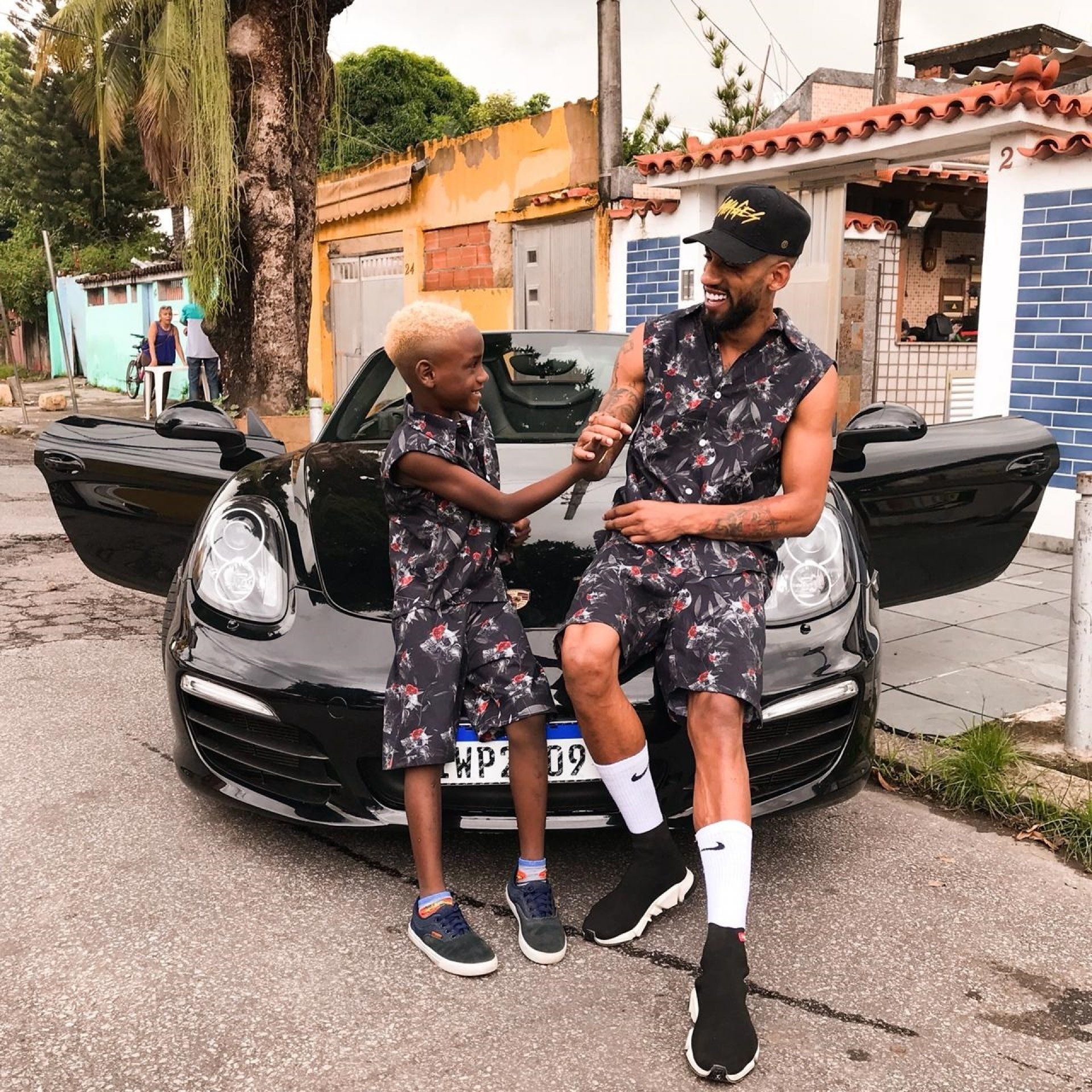 Nego Ney e DJ Lindão se divertem na gravação do clipe