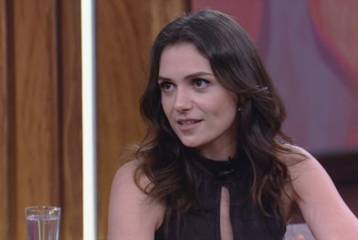 Mônica Iozzi é entrevistada por Pedro Bial