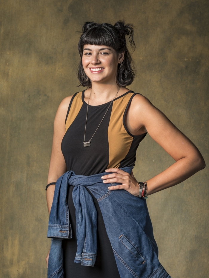 Sara (Veronica Debom), em 