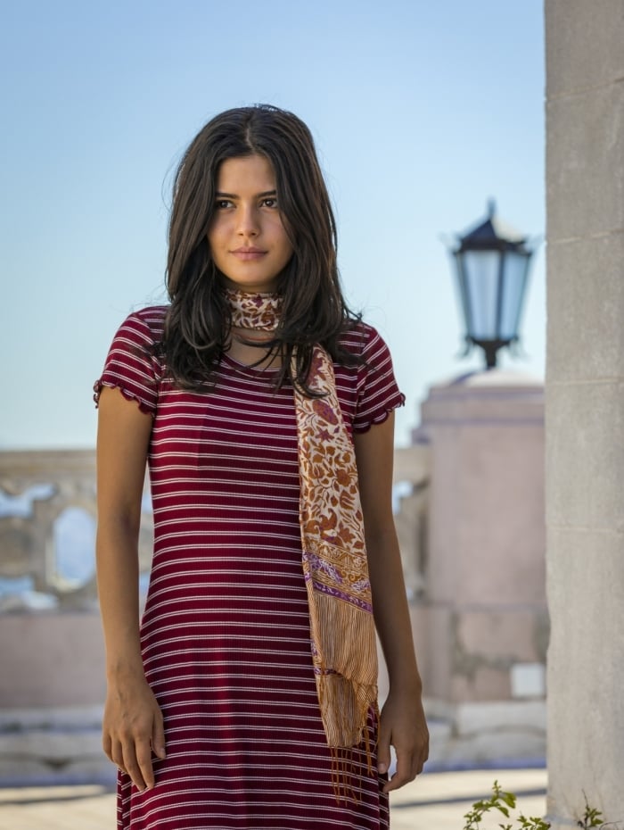 Laila (Julia Dalavia), em 