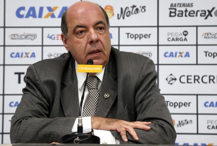 O presidente Nelson Mufarrej prometeu resolver as pendências financeiras com o grupo do Botafogo até a próxima quarta-feira